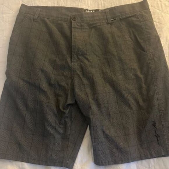 Maui and Sons Mens size 38 Plaid Striped Grey Black Board Shorts Polyester - Picture 1 of 3